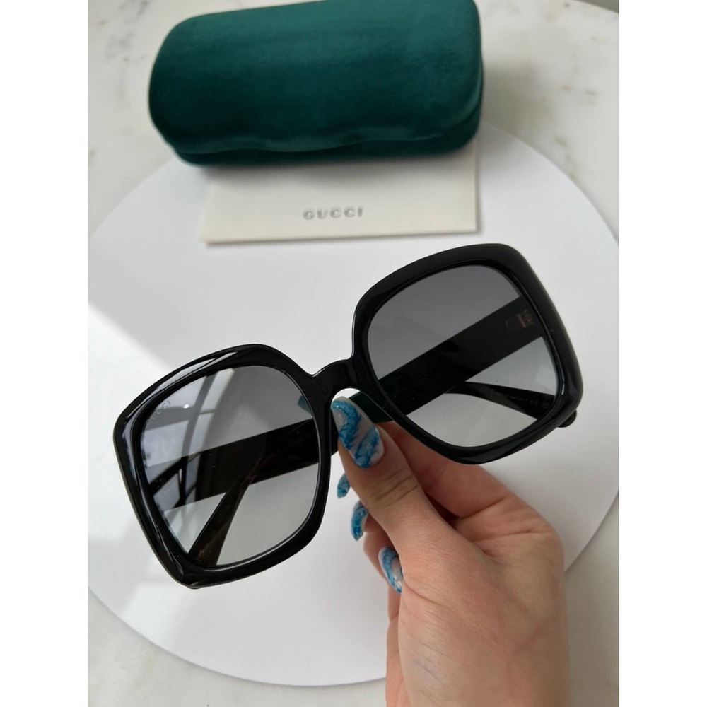 NEW GUCCI GG0713S Black Striped Arm Sunglasses $435 - Picture 4 of 10